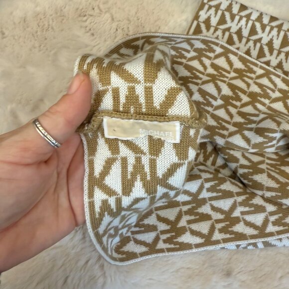 Michael Kors Monogram Infinity Scarf Beige & White Wool Blend - Picture 4 of 4